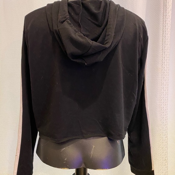 Cropped Black Hoodie - Picture 2 of 2